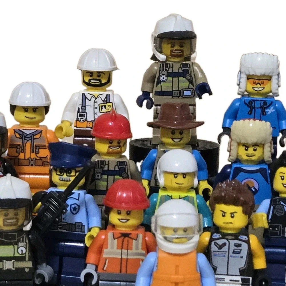 Mixed LOT 20 Lego Mini Figures With Stand